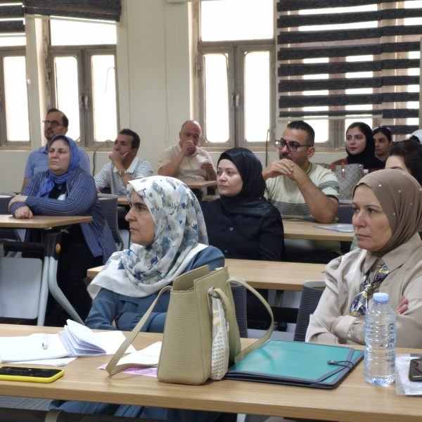 اجتماع لمناقشة آلية عمل التطبيق الإلكتروني الخاص بالتدريب الصيفي (7)